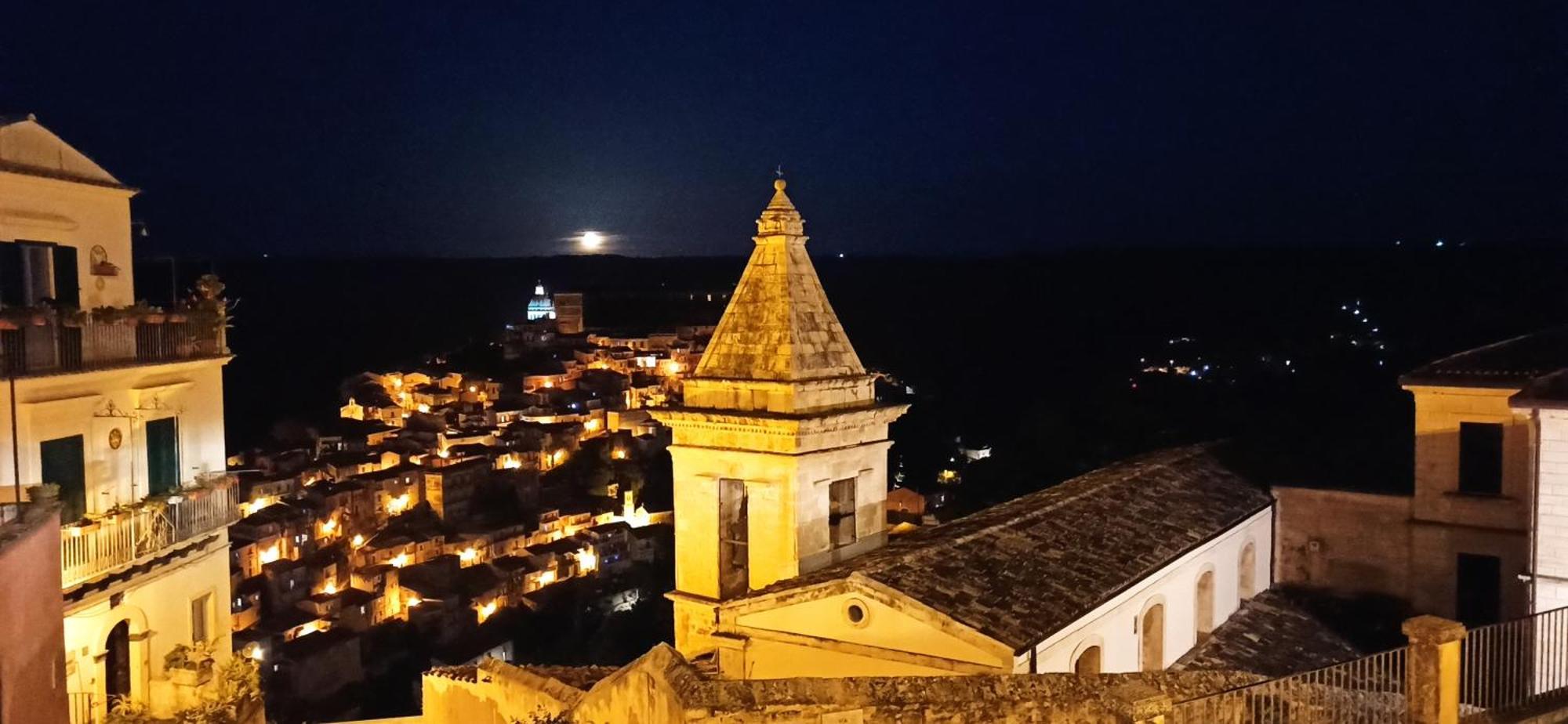 Tedimo Supra Nuovo Grande Monolocale Con Tutti I Comfort Ragusa Exterior foto